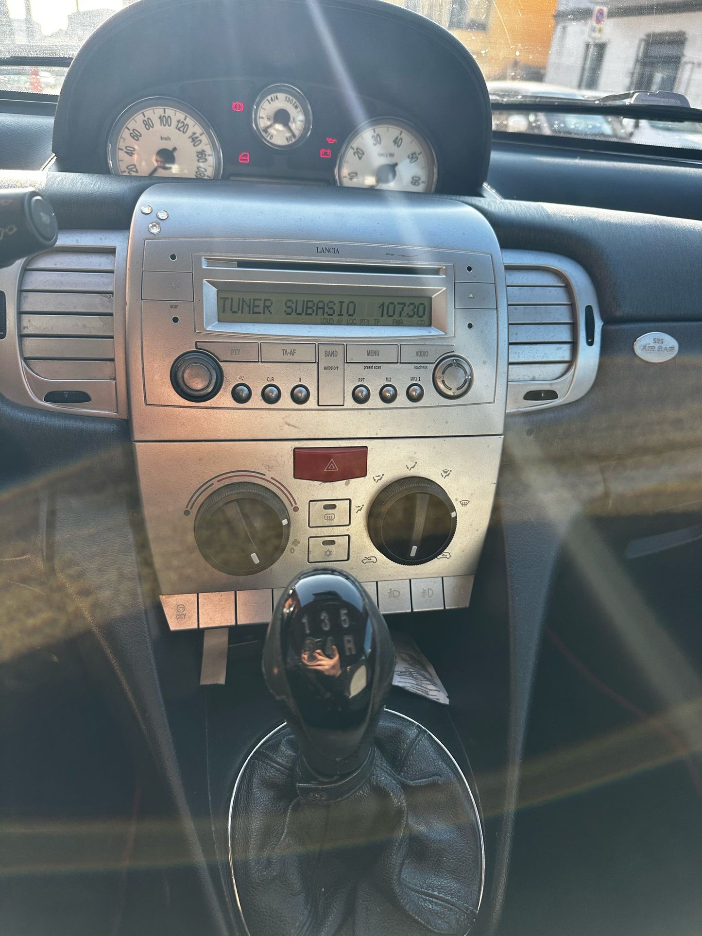 LANCIA Y MOMO DESIGN